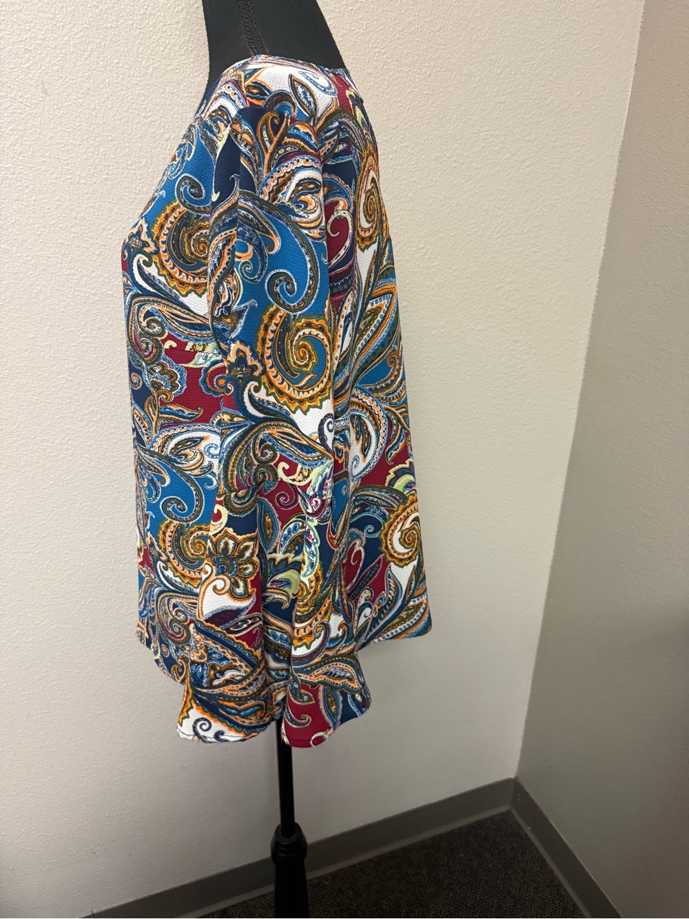 Valerie Stevens Blue Paisley V-Neck Cutout Stretch Blouse Top Small Boho - Picture 5 of 10